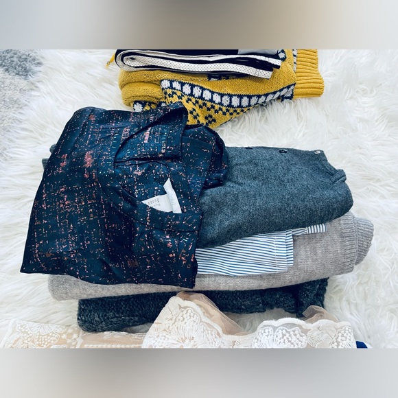 1 FULL BOX OF MINIMUM 5 CLOTHES PIECES - Picture 4 of 8